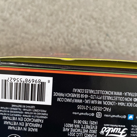 Marvel Blacklight Gambit, Rogue, Magneto, + Black Panther Funko Pops with XL Tee - Picture 10 of 12